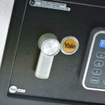 Yale laptop széf beépített szirénával YLC/200/DB