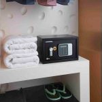 Yale Guest Home széf elektronikus zárral és LCD kijelzővel YSG/200/DB