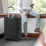 Utazóbőrönd szett kozmetikai táskával fekete HOP1001471-4