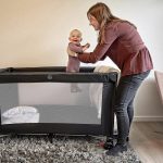 Utazóágy pelenkázó lappal és játékhíddal HOP1001510